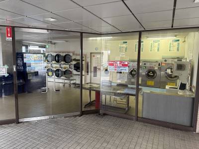 敷地内にコインランドリーあります