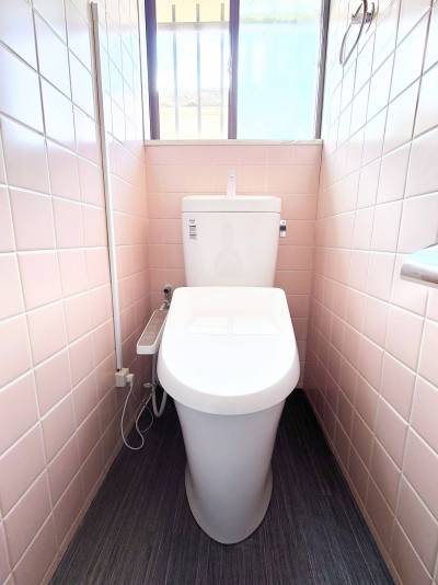 新品温水洗浄便座付トイレで快適です！