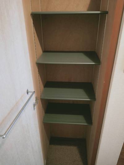 収容力ある靴箱です。高さのある物も収納できます。
