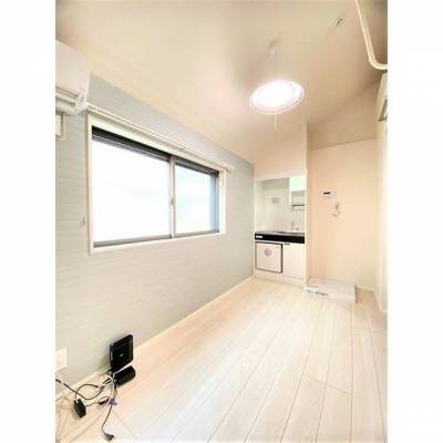 別の部屋の写真ですが同じような感じです。