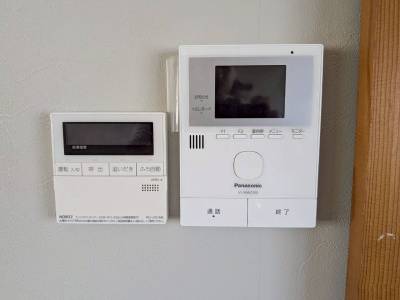 テレビモニターインターフォンです。給湯も追い炊き可能！