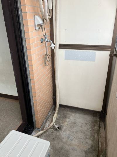 室外洗濯機置き場です