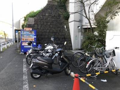 無料の自転車、バイク置き場あり