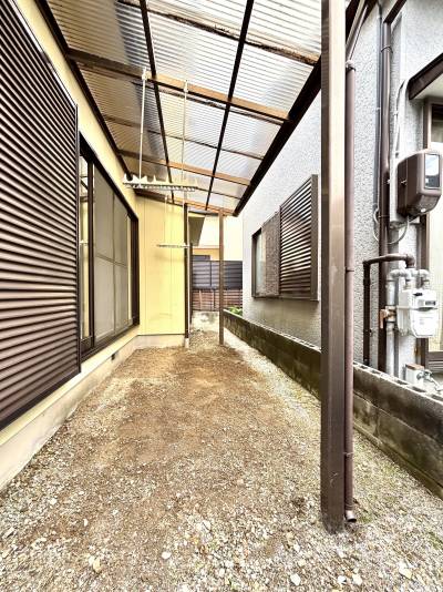 雨が降りそうな日は、ここに洗濯物を。出かけても安心です。