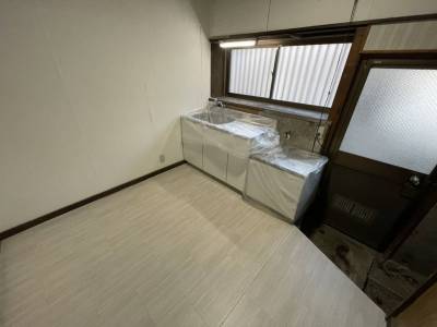 キッチン台も新品です。