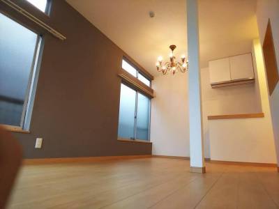 キッチンと居室が分かれており、お部屋として使いやすい間取り。