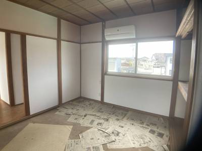西側。２階和室4.5畳。壁は塗替え。畳は張替え。