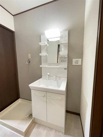 独立洗面台
室内洗濯機置場