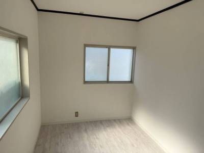 寝室や物置としてマルチに使えるお部屋です！