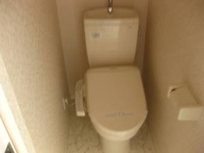 トイレはウォシュレット付き