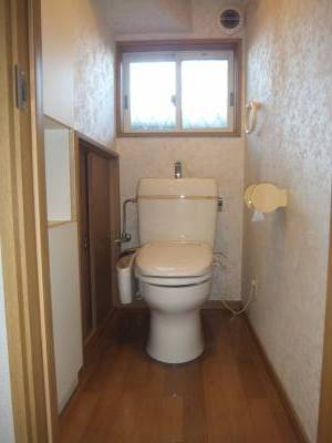 １F温水洗浄便座