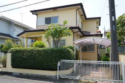 屋根付駐車場があります。
