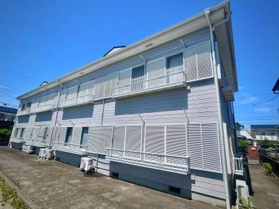 建物周辺は空地があり、日当たり良好。バルコニー有り