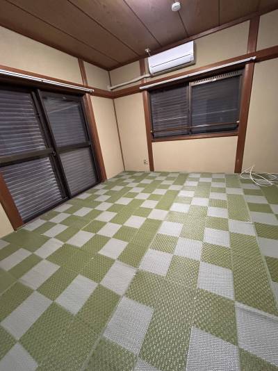 ２階８畳和室、エアコン付き