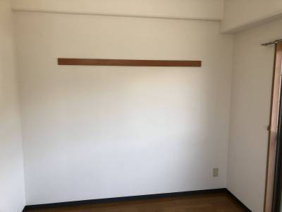 壁にボードがあり、利用しやすくなっています。