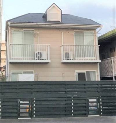 お部屋南側はウッドフェンスで囲まれています。