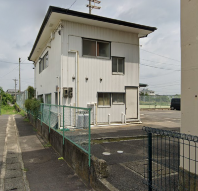 物件横に庭のようなスペースがあります。