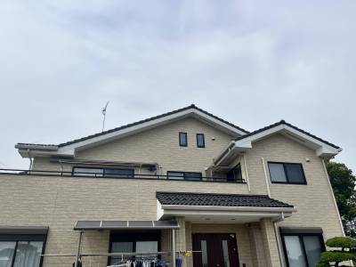 1階が大家
2階は右側に階段があり登ると玄関があります。