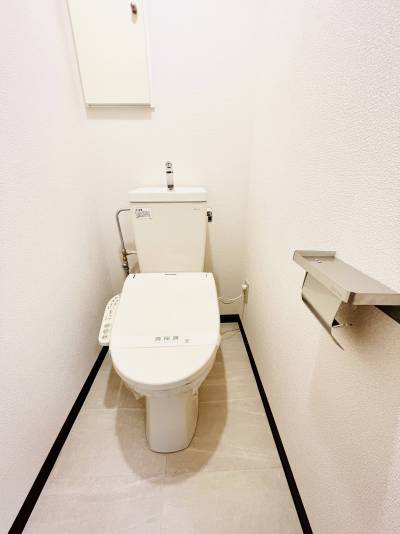トイレはもちろんウォシュレット付き♪