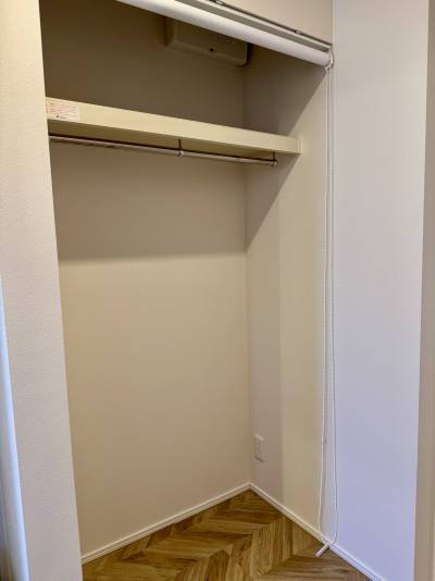 廊下の収納。帰宅後すぐにコートやバッグなど収納できます