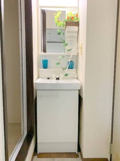 忙しい朝も快適！身支度に便利な独立洗面台付き♪