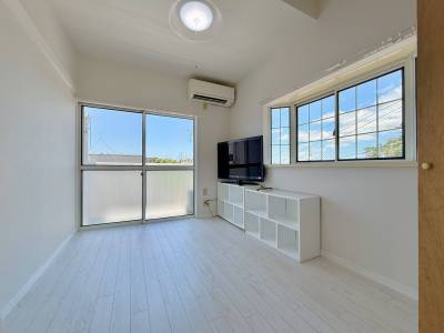 2面窓の明るいお部屋です。陽当たり・眺望良し