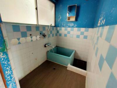 床と水栓を新しいしました。