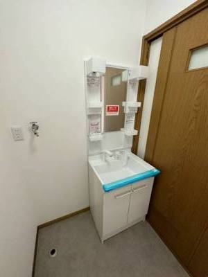 独立洗面台付です