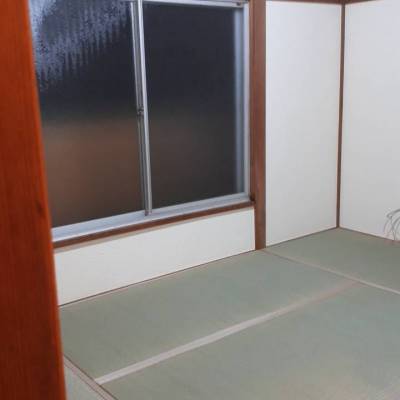 ２階和室②-２
６帖　２面採光！