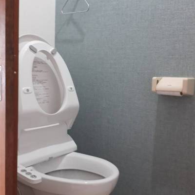 トイレ
新品温水洗浄便座付き！