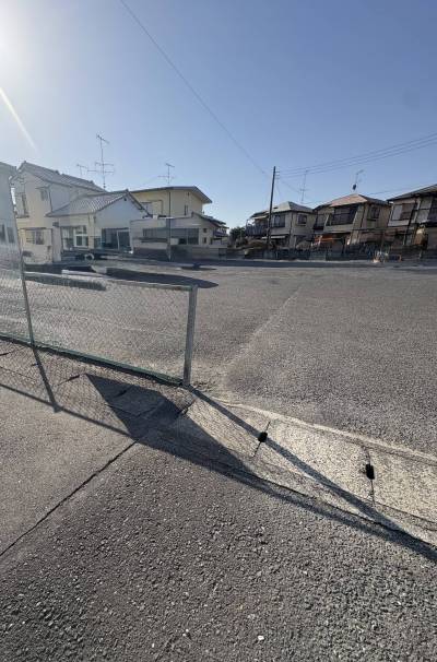 徒歩圏内に柿沼駐車場提携。普通車〜大きめの車もOKです♪