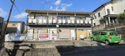 閑静な住宅街にあります。