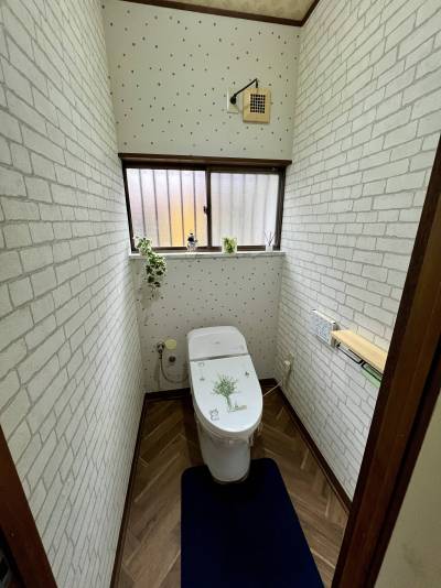 水玉のアクセントクロスがおしゃれでしょー