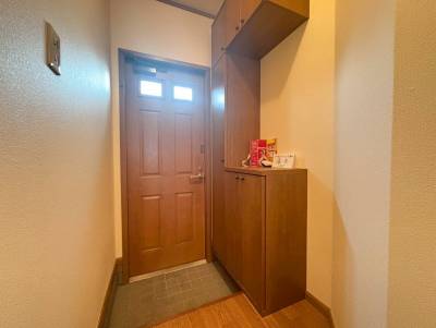 シューズボックス付きの広々玄関！