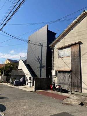東側の文化住宅です。