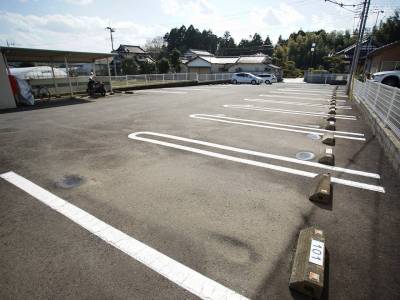 駐車場は広いです。