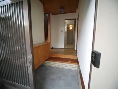 玄関～中の様子です。