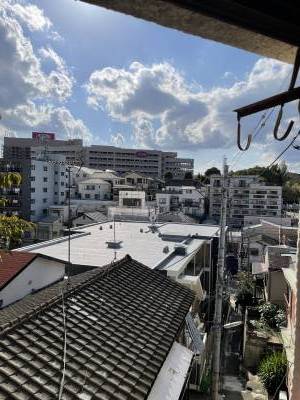 目前はｲｵﾝと駅です！