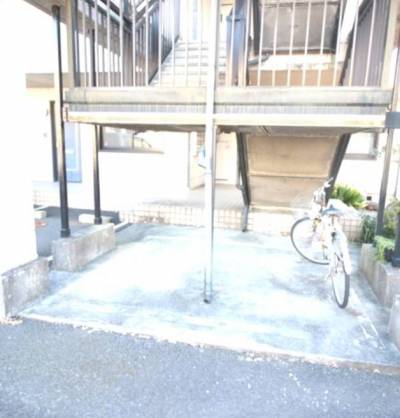 無料のバイク置き場♪