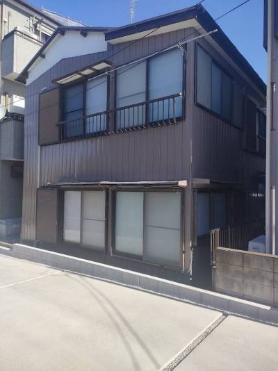 南西側は隣地通路ですので日当たり良好です