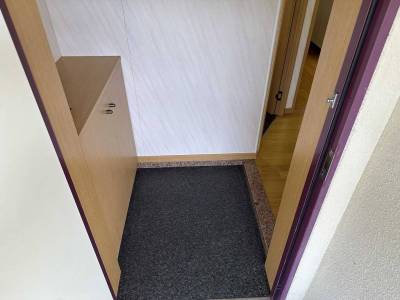 玄関には靴箱がありすっきりします