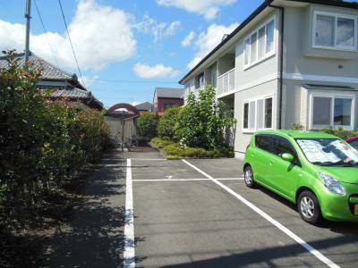 201の駐車場 １/７番縦列2台