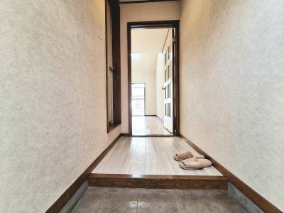 玄関から見た全体