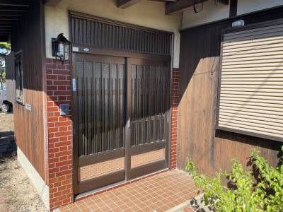 玄関。カメラ付きインターホン新設で安心。