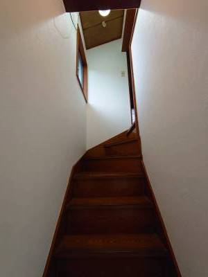 階段(2024年 壁紙張替済み)