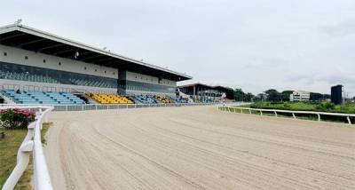 笠松競馬場 徒歩13分