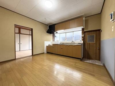 フルリフォーム済みのキッチン！広々便利に使って頂けます♪