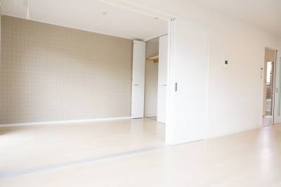 リビング開閉扉