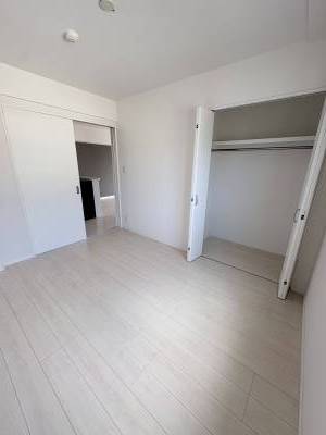 各部屋にクローゼット付き