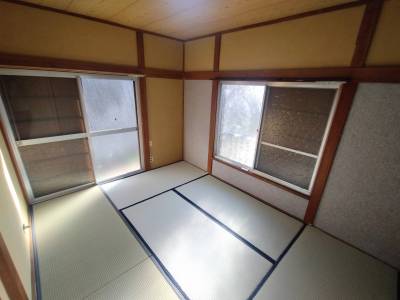 １階の和室　入居時オーナー負担で畳の表替え可能です。